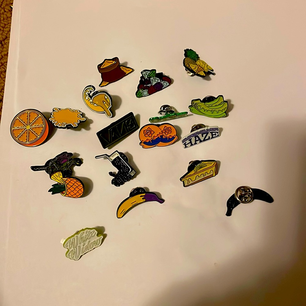 Random pins
